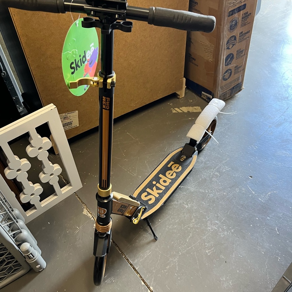 Adult scooter